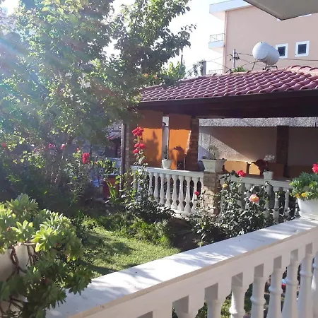 Bed & Breakfast Yellow House Vlore