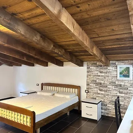 Bed & Breakfast Yellow House