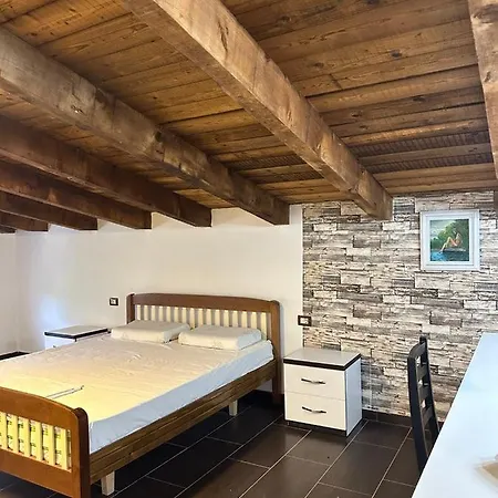 Yellow House Bed & Breakfast Vlore